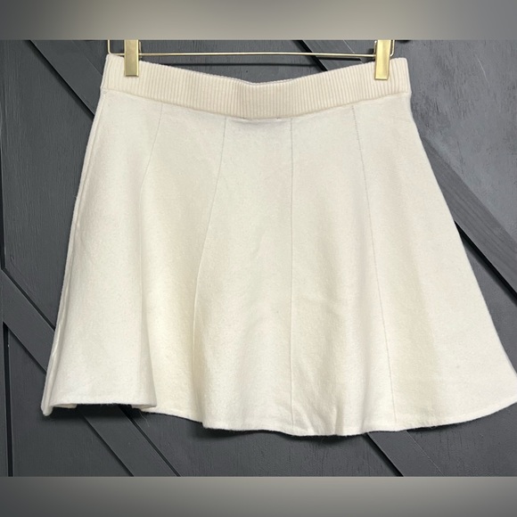 VICI Hearthside Pleated Mini Skirt in Cream, Size Medium - Picture 8 of 10